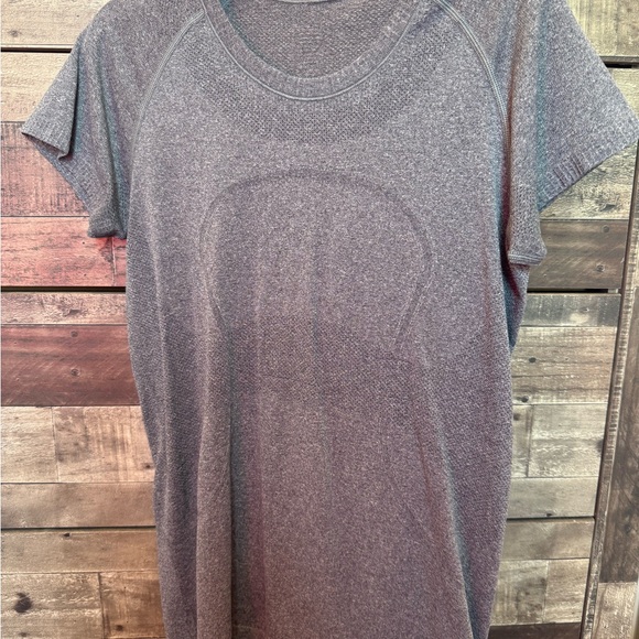 Lululemon Athletica Heathered Gray Short Sleeve Tee - Picture 1 of 2